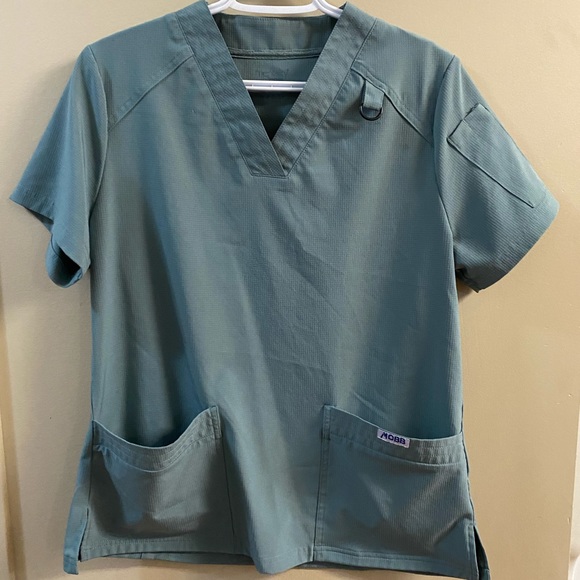 Scrub top - Picture 1 of 4
